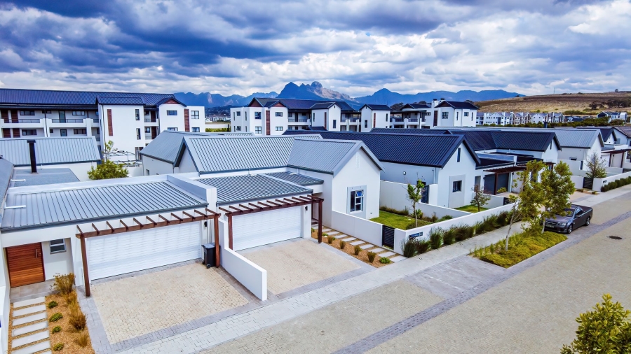 To Let 4 Bedroom Property for Rent in Sitari Country Estate Western Cape